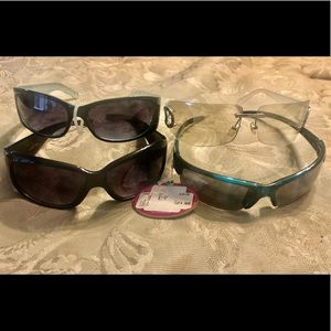 4 Pair of Women’s Sunglasses 😎🤩😎